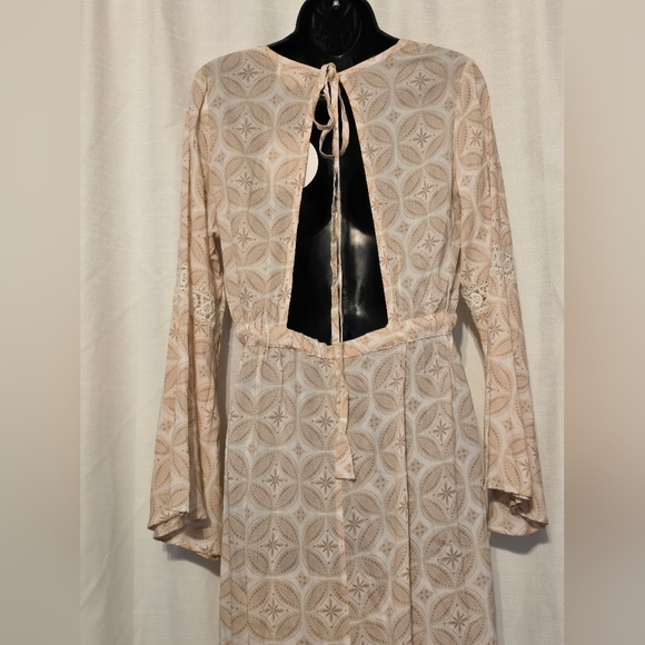 Boho Cream Tan And Pink  Geometric Long Sleeve Lightweight Dress Bell Sleeves - Picture 7 of 8